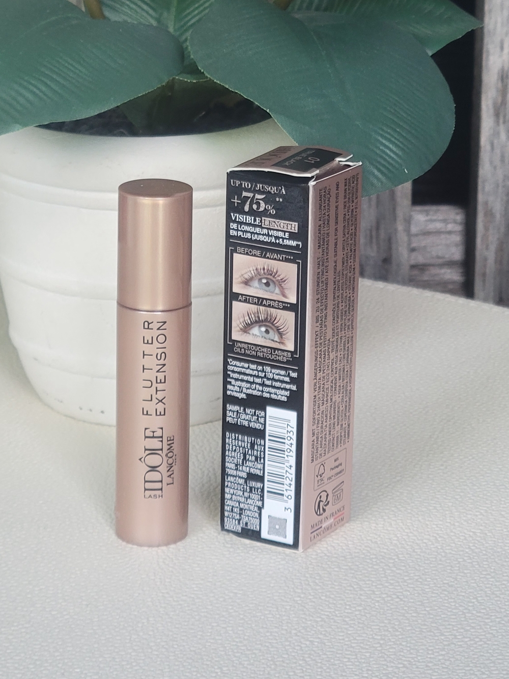 Lancôme Idôle Flutter Extension Mascara - True Black with Rose Gold Tube - Picture 2 of 5